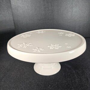 Hallmark Snow White Pedestal Cake Centerpiece Plate Embossed Snowflakes 10" NIB